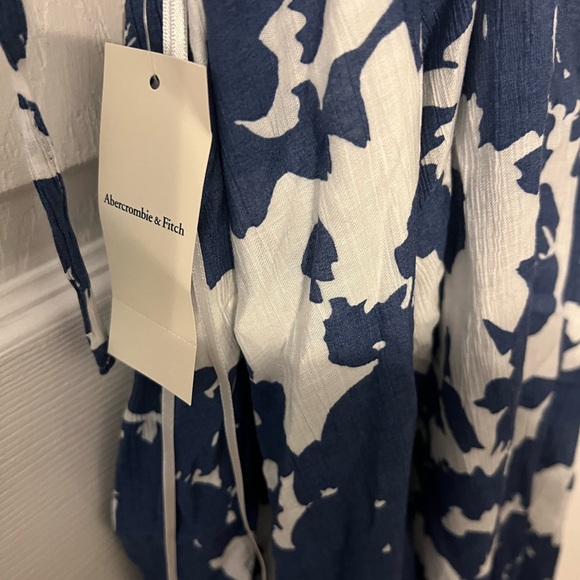 Abercrombie Blue and White Floral Maxi Dress - Picture 4 of 4